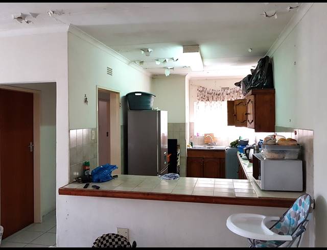 2 BEDROOM FLAT FOR SALE IN VEREENIGING CENTRAL
